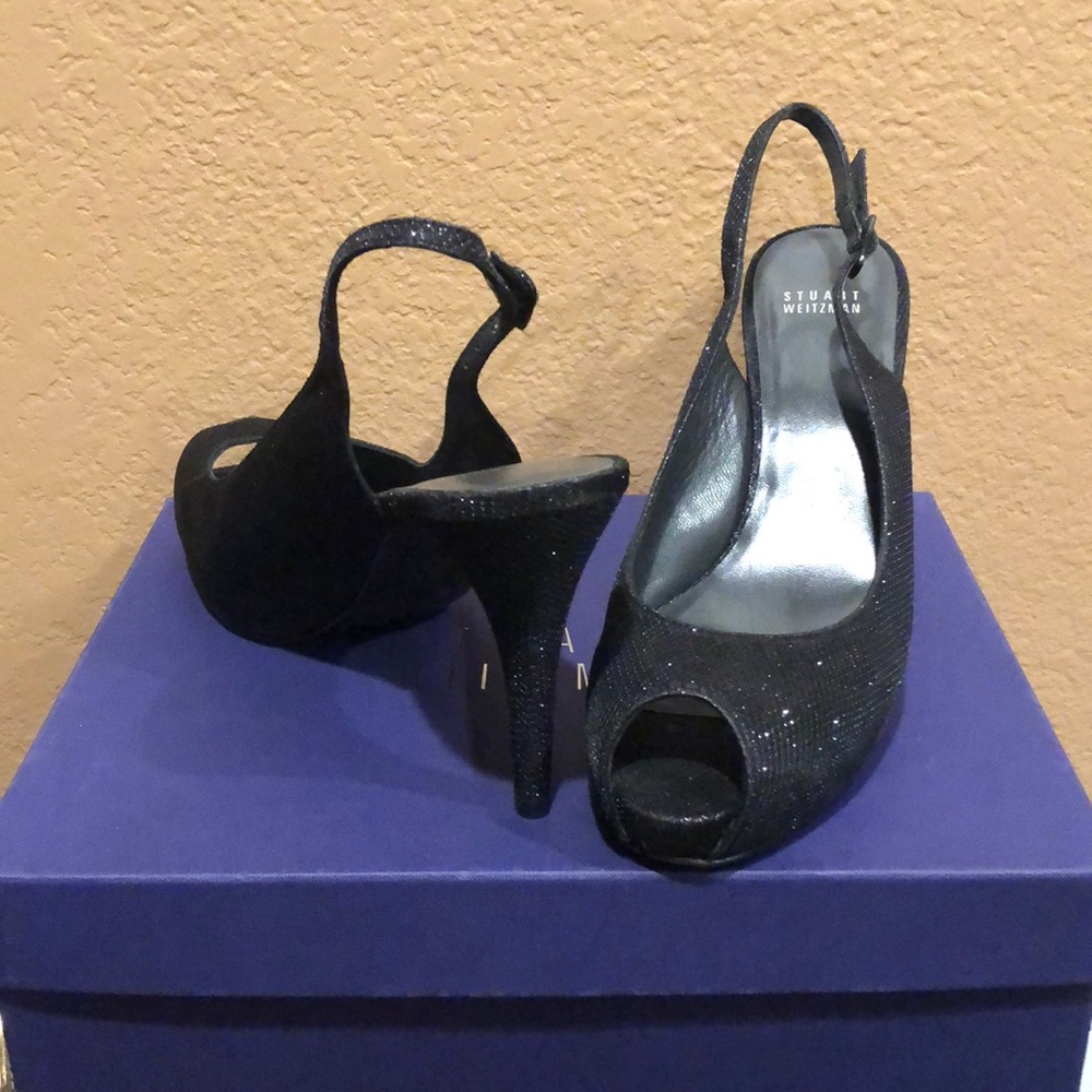 Shiny peep toe straps heel